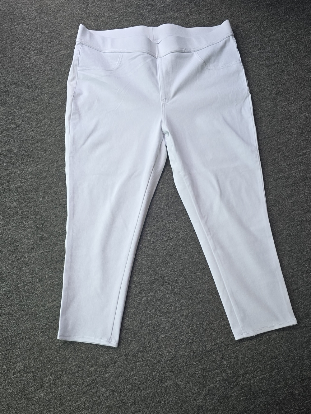 Women’s White Crop Ankle Pants